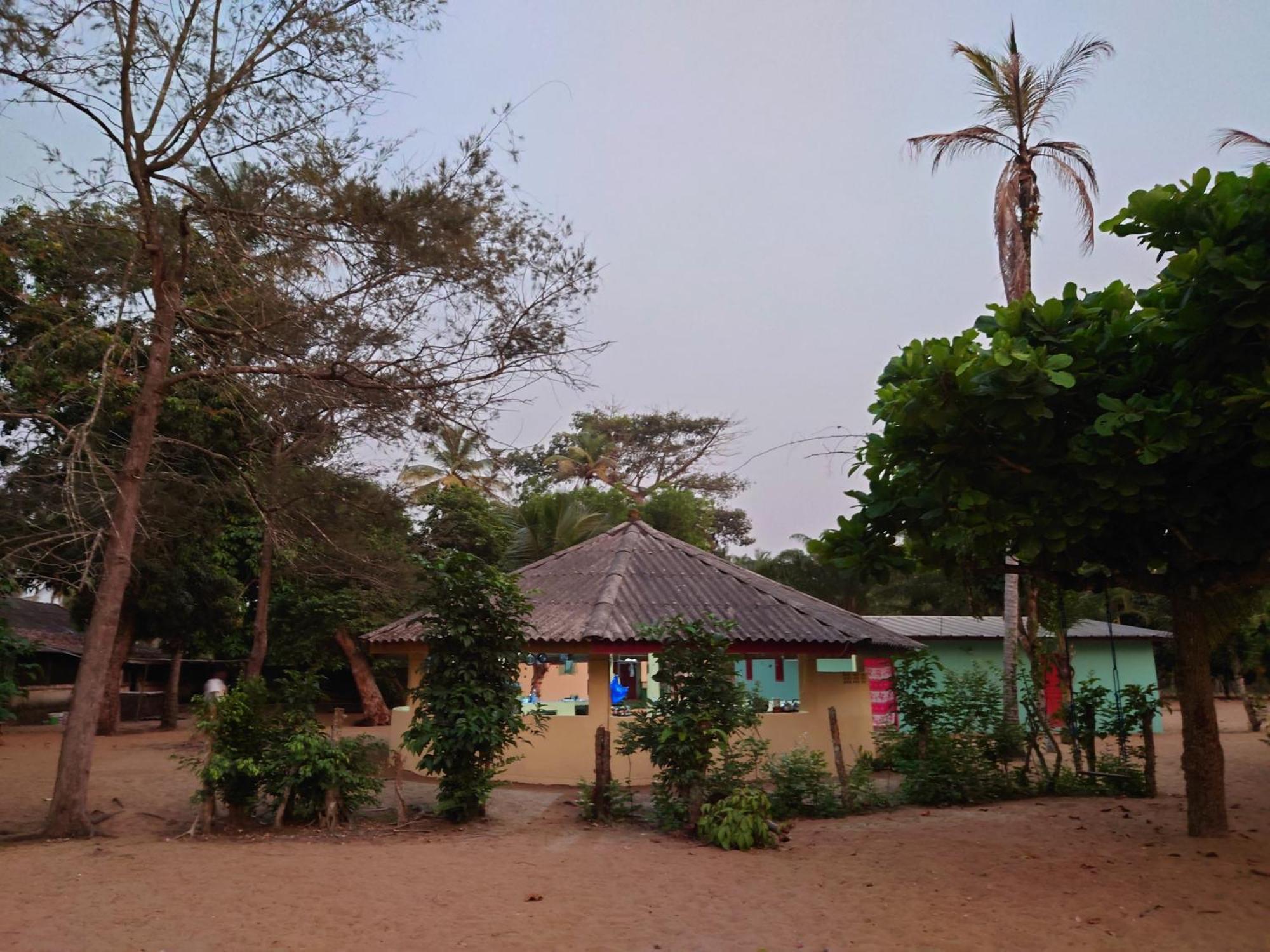 Rundbungalow Auf Lionsrest Grand-Bassam Extérieur photo